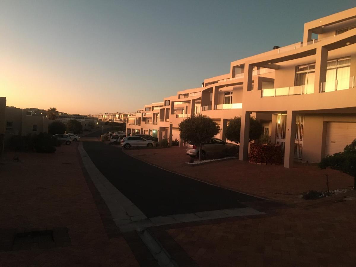 2Whitewaters Bloubergstrand Homestay Exterior foto